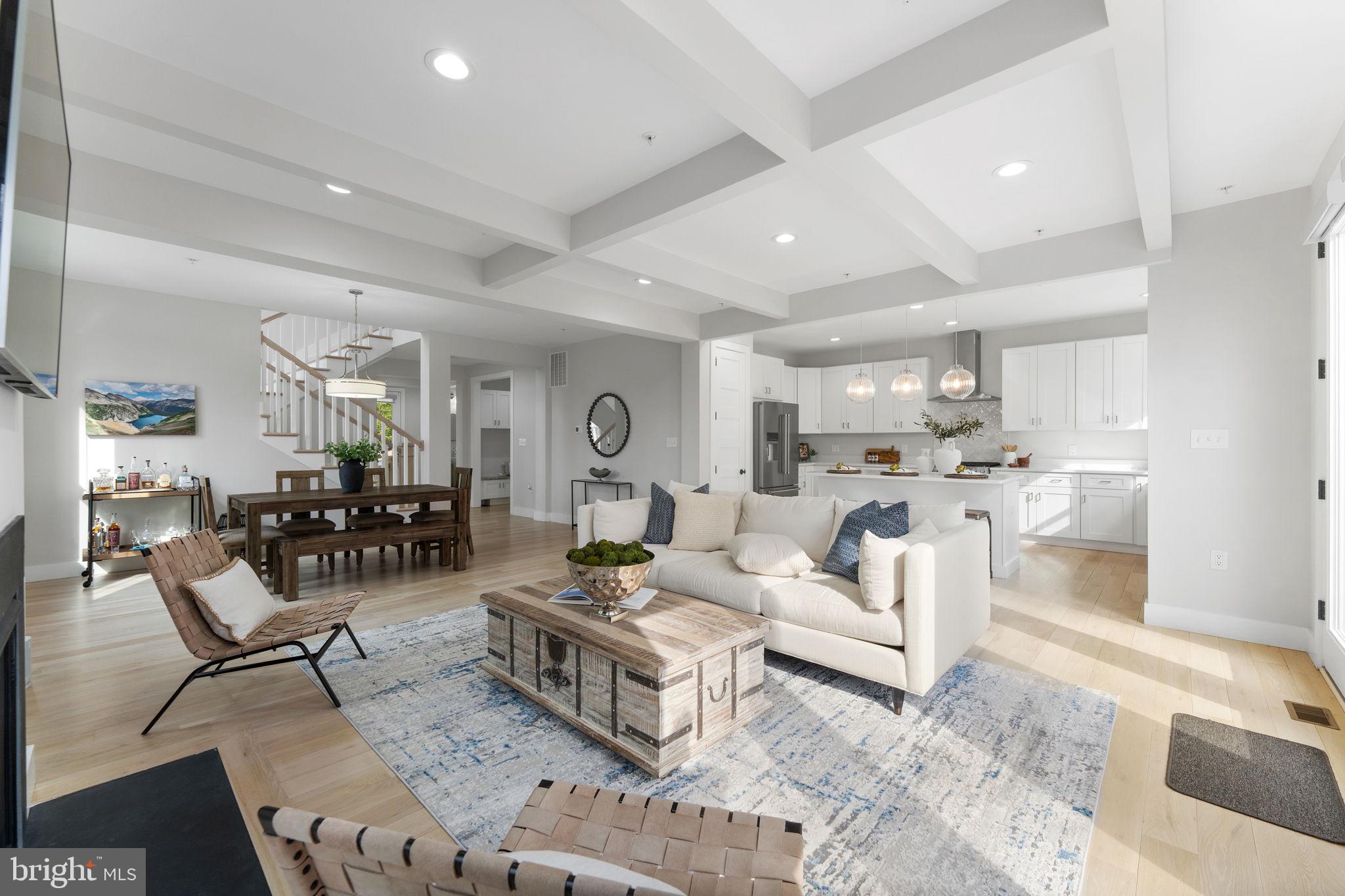 10601 GREENACRES DRIVE