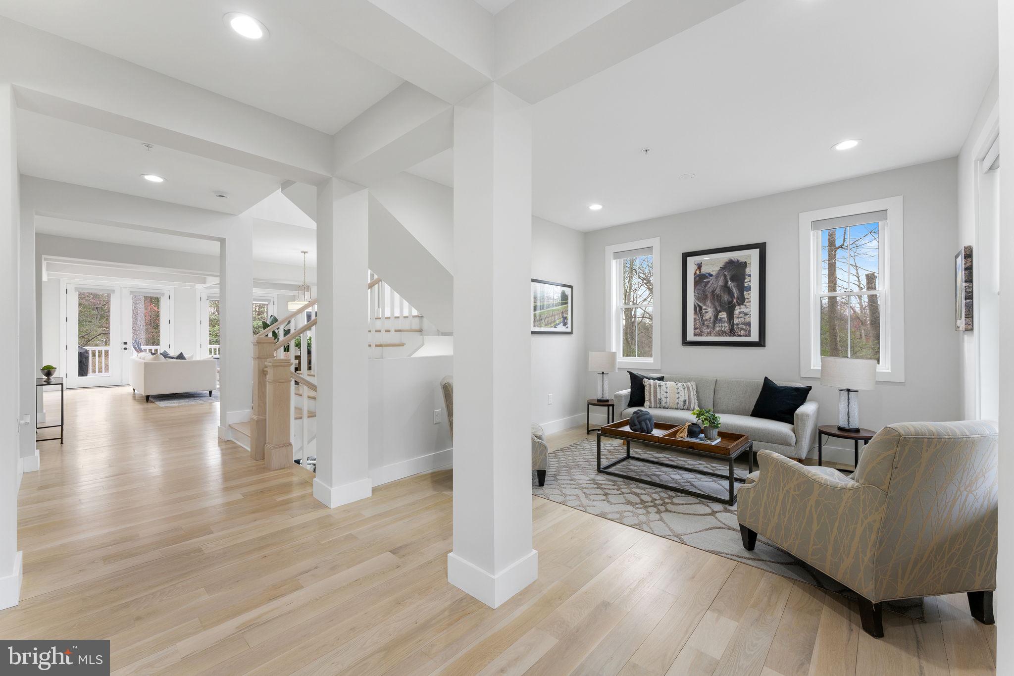 10601 GREENACRES DRIVE