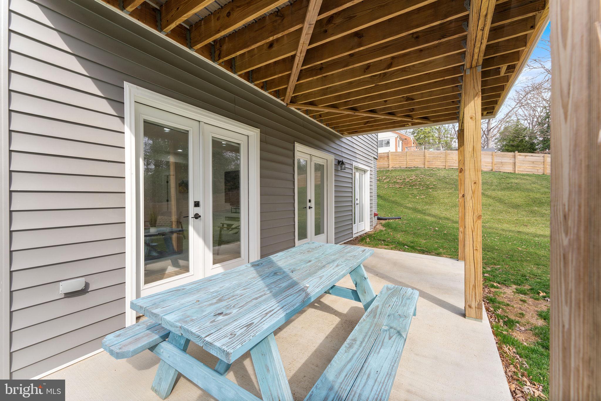 10601 GREENACRES DRIVE