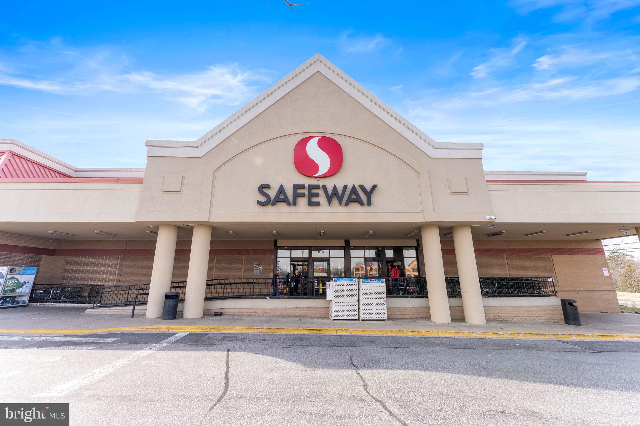 10601 GREENACRES DRIVE