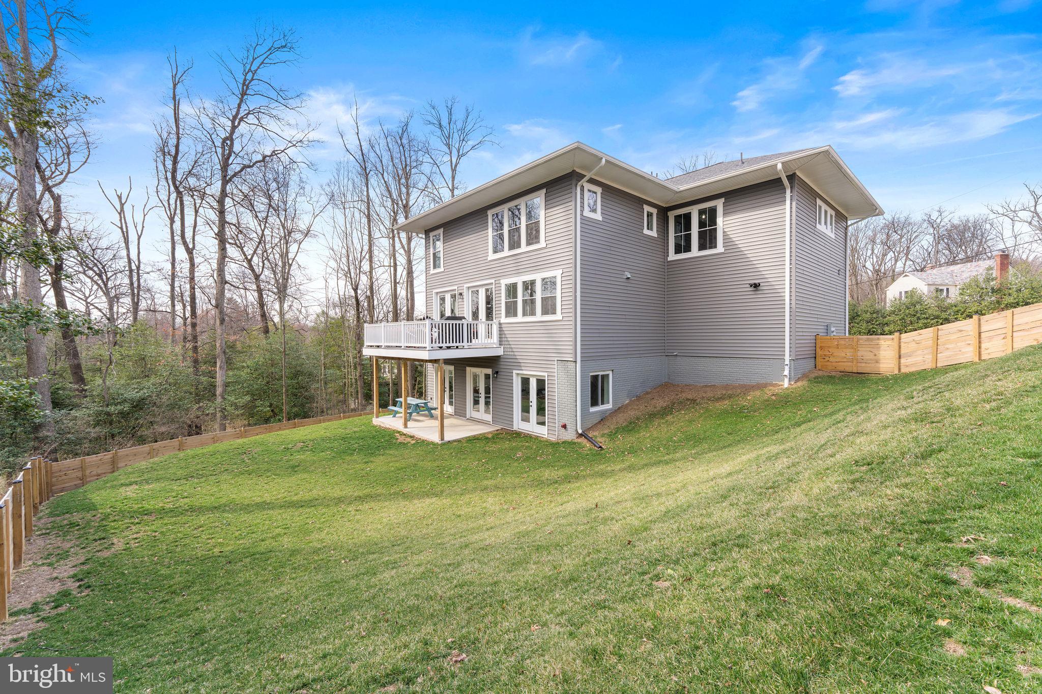 10601 GREENACRES DRIVE