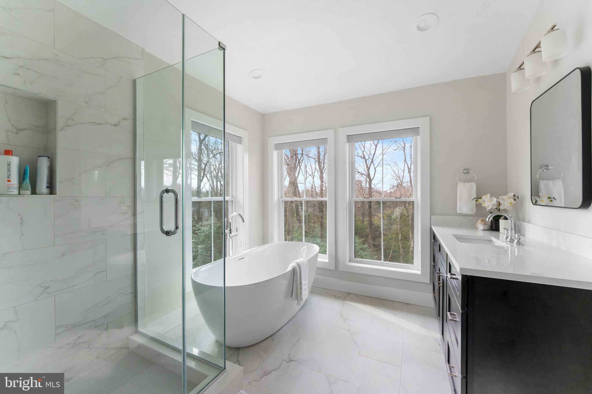 10601 GREENACRES DRIVE