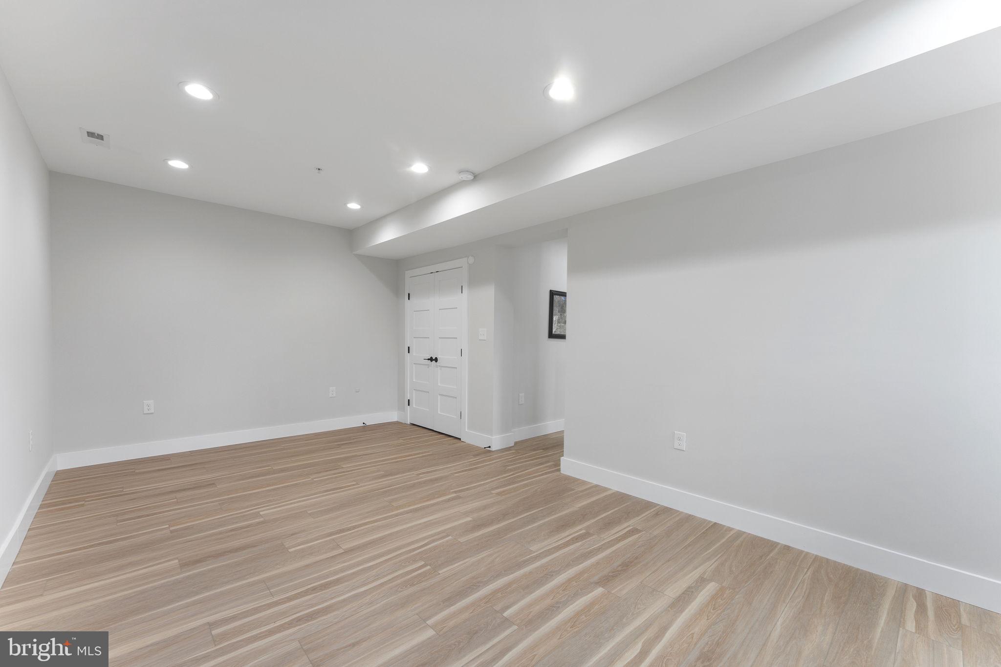 10601 GREENACRES DRIVE