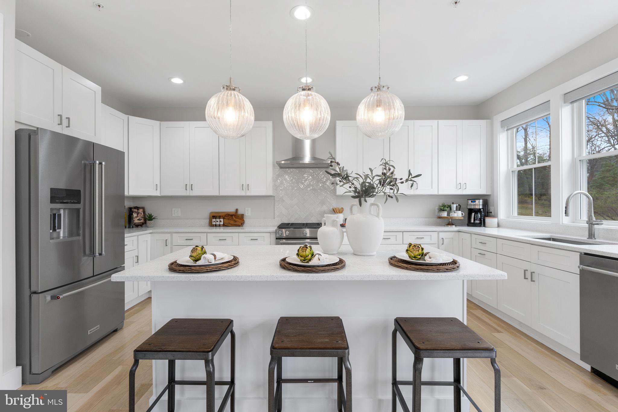 10601 GREENACRES DRIVE