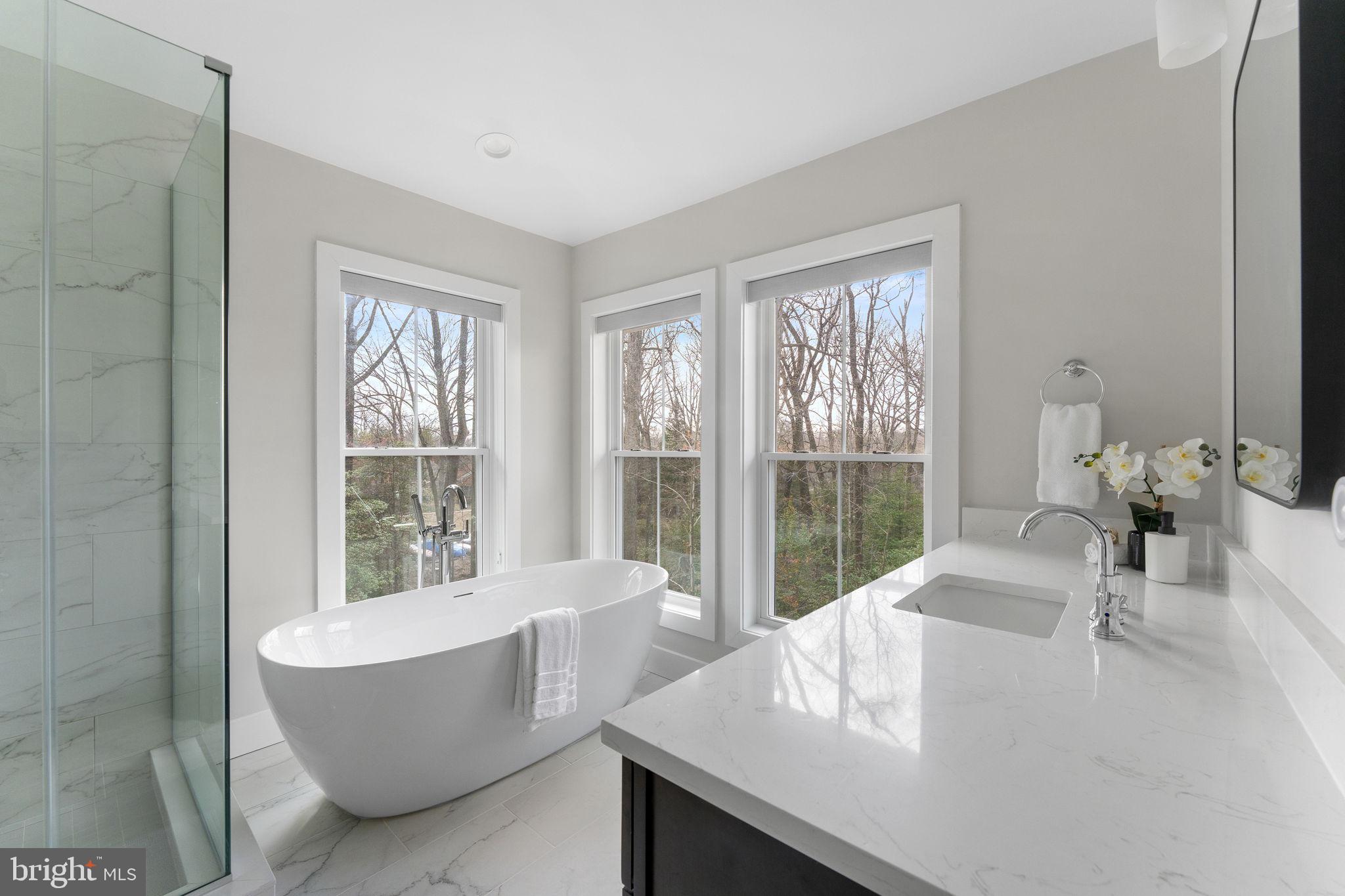 10601 GREENACRES DRIVE