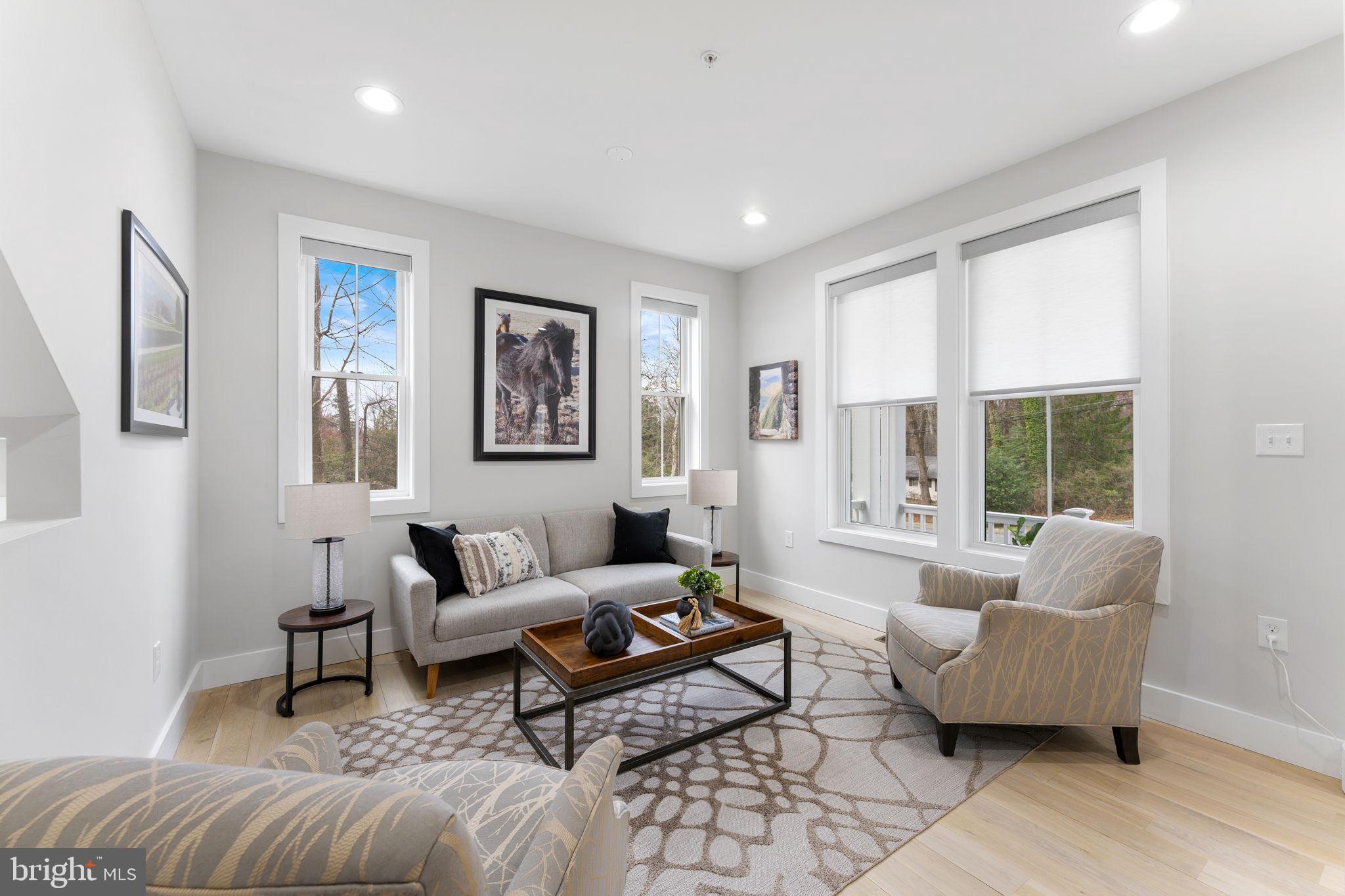 10601 GREENACRES DRIVE