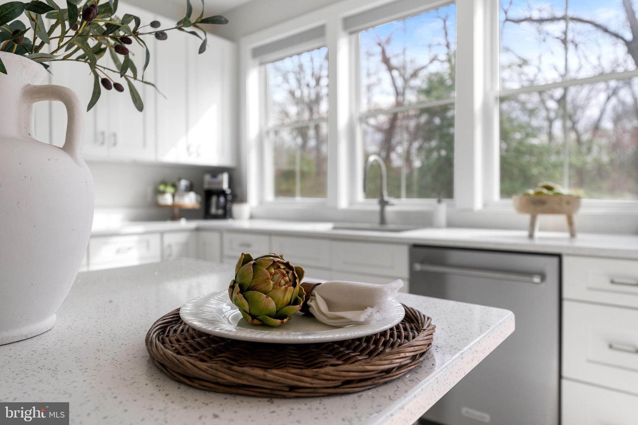 10601 GREENACRES DRIVE