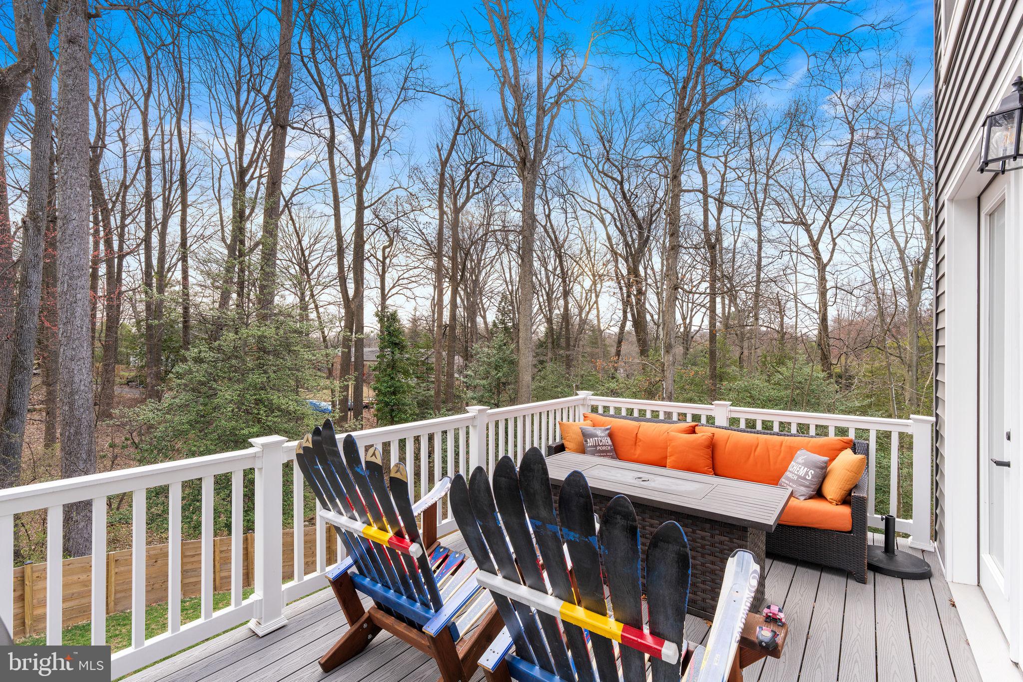 10601 GREENACRES DRIVE