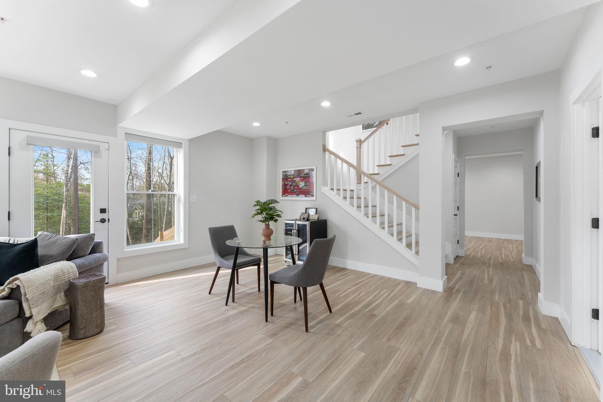 10601 GREENACRES DRIVE