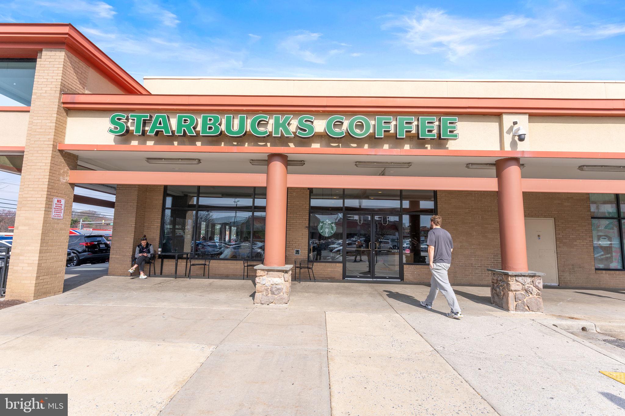 10601 GREENACRES DRIVE