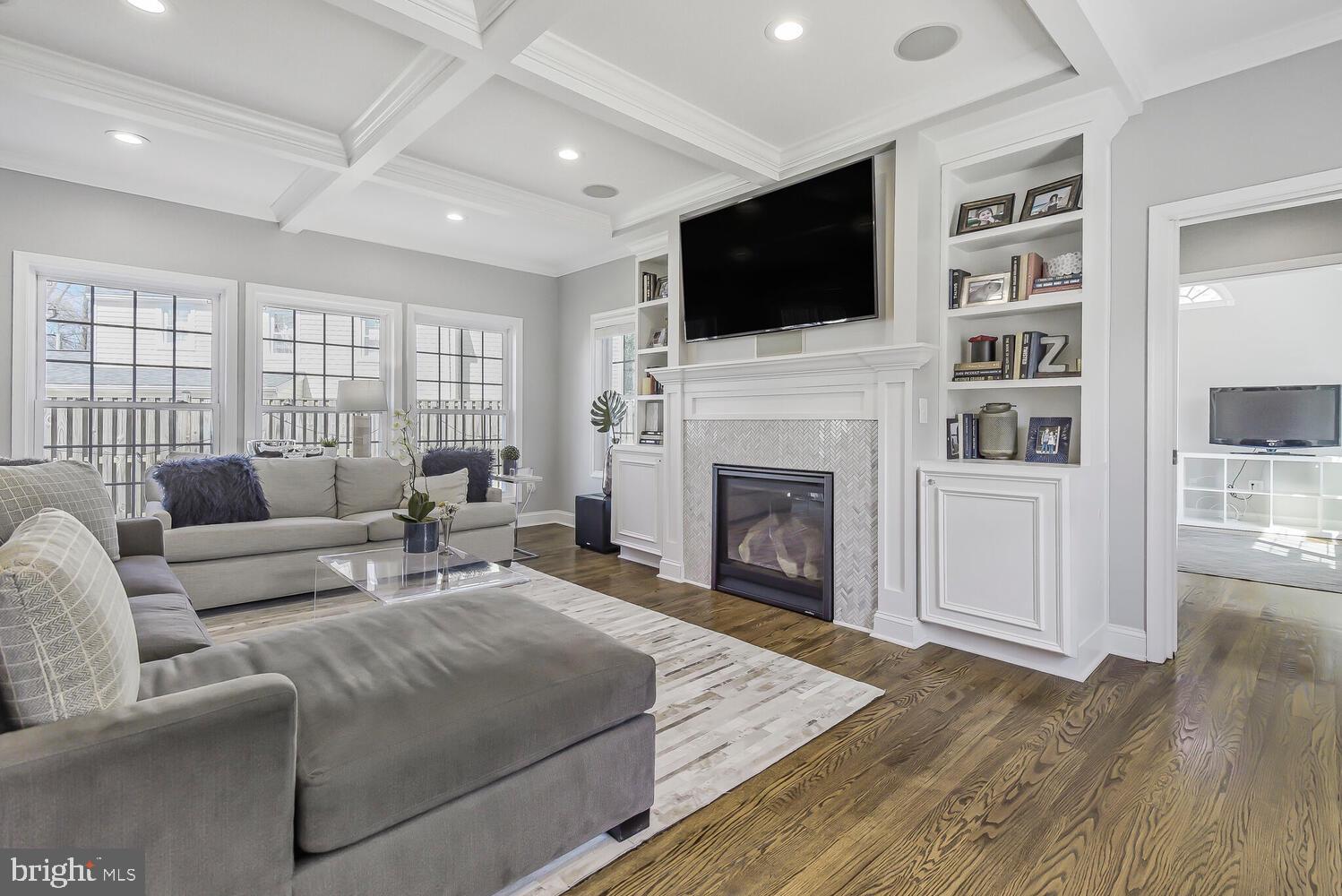 8206 HAMPDEN LANE