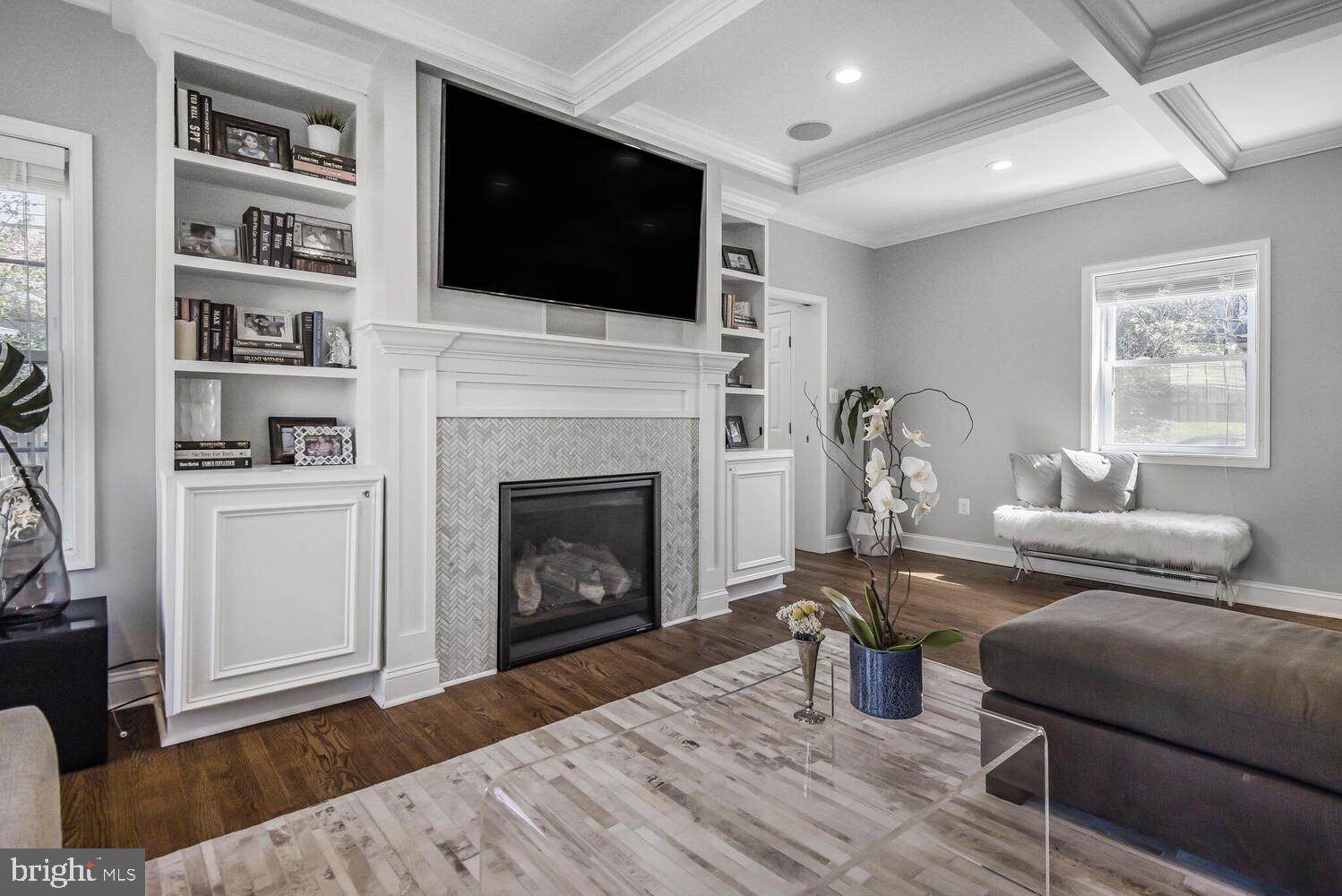 8206 HAMPDEN LANE