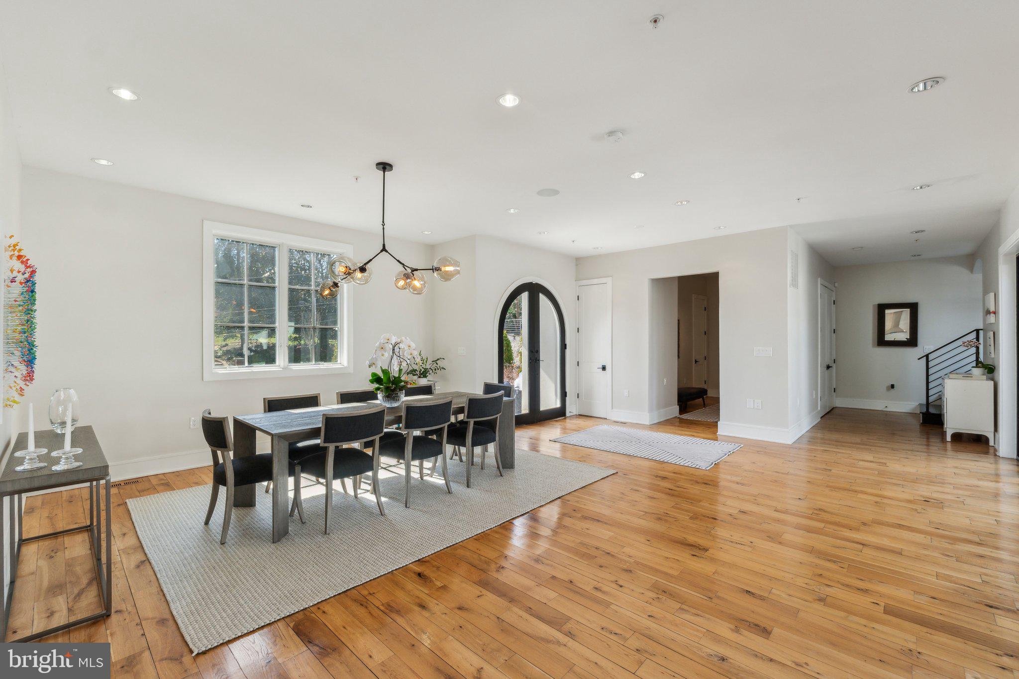 3203 FARMINGTON DRIVE