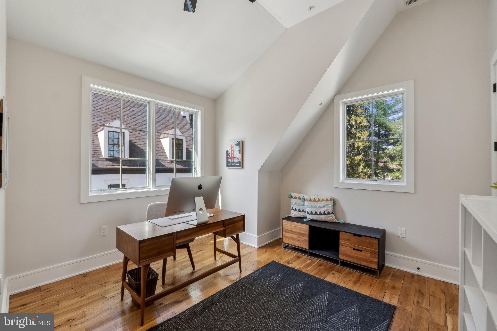 3203 FARMINGTON DRIVE