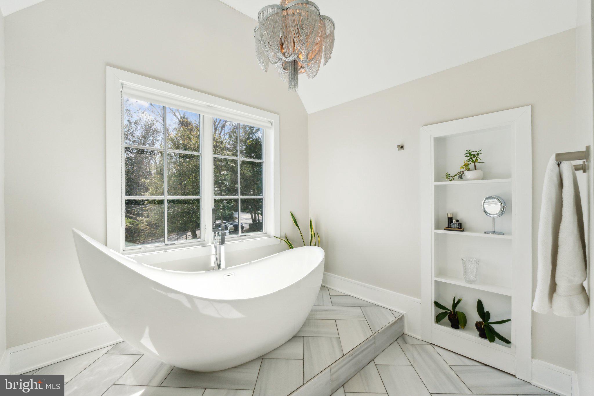 3203 FARMINGTON DRIVE