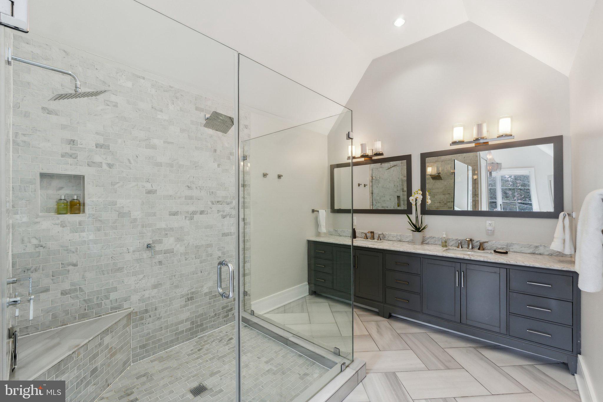 3203 FARMINGTON DRIVE