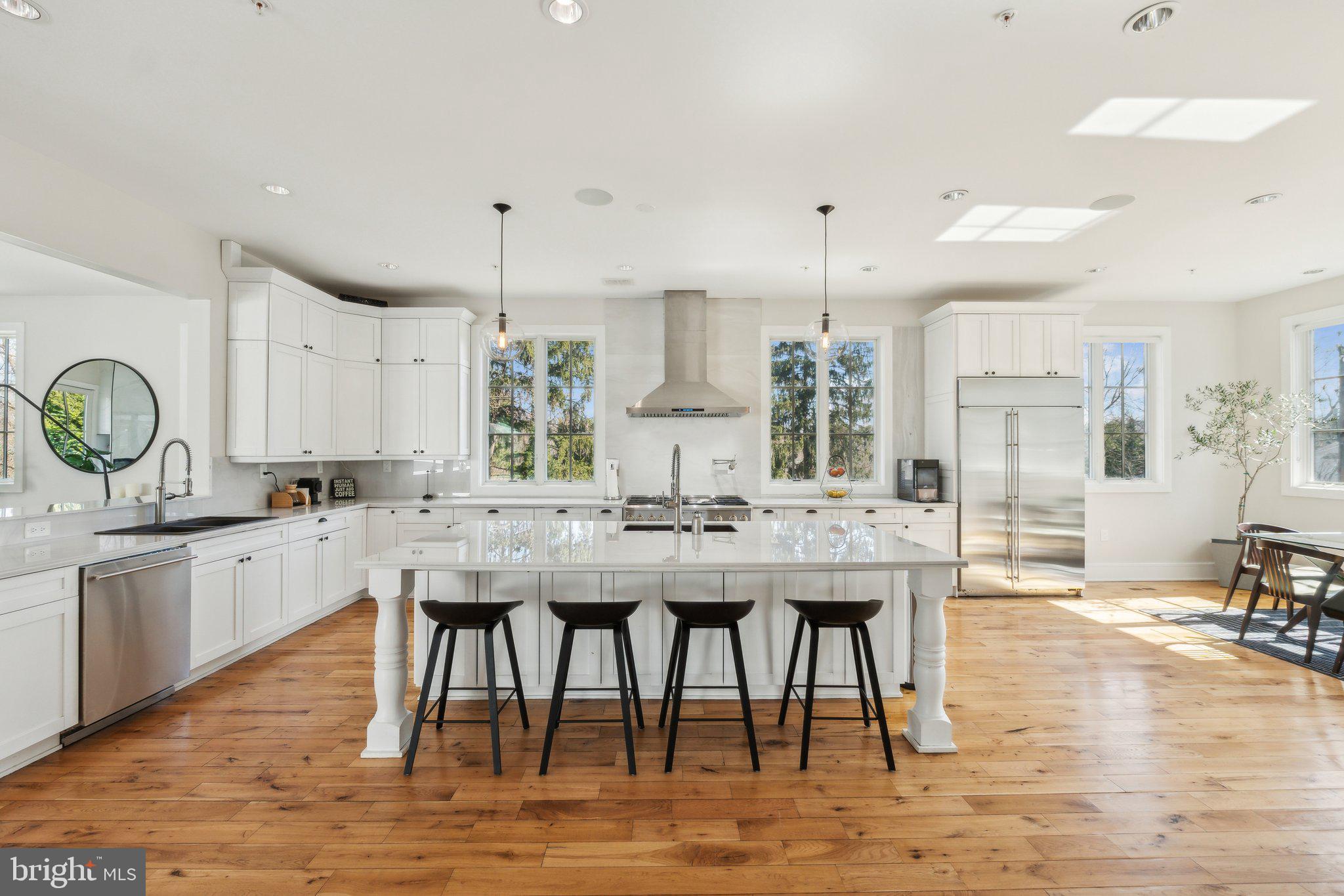 3203 FARMINGTON DRIVE