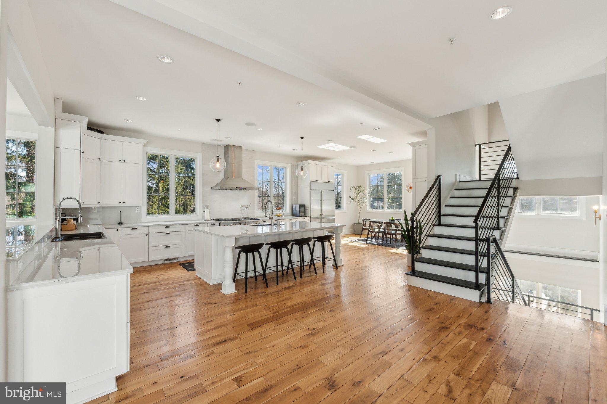 3203 FARMINGTON DRIVE