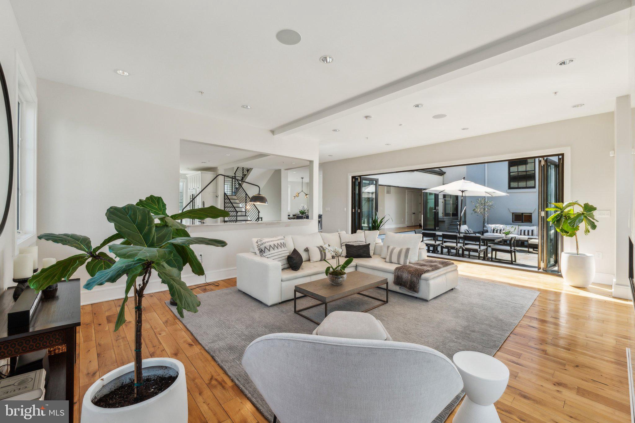 3203 FARMINGTON DRIVE