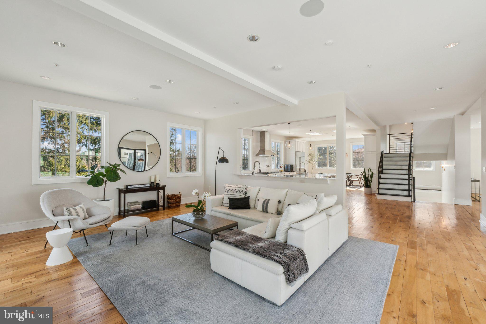 3203 FARMINGTON DRIVE