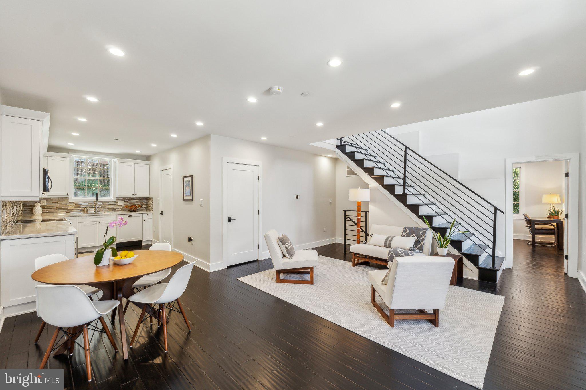 3203 FARMINGTON DRIVE