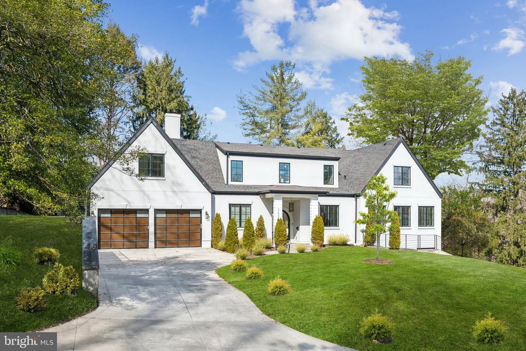 3203 FARMINGTON DRIVE