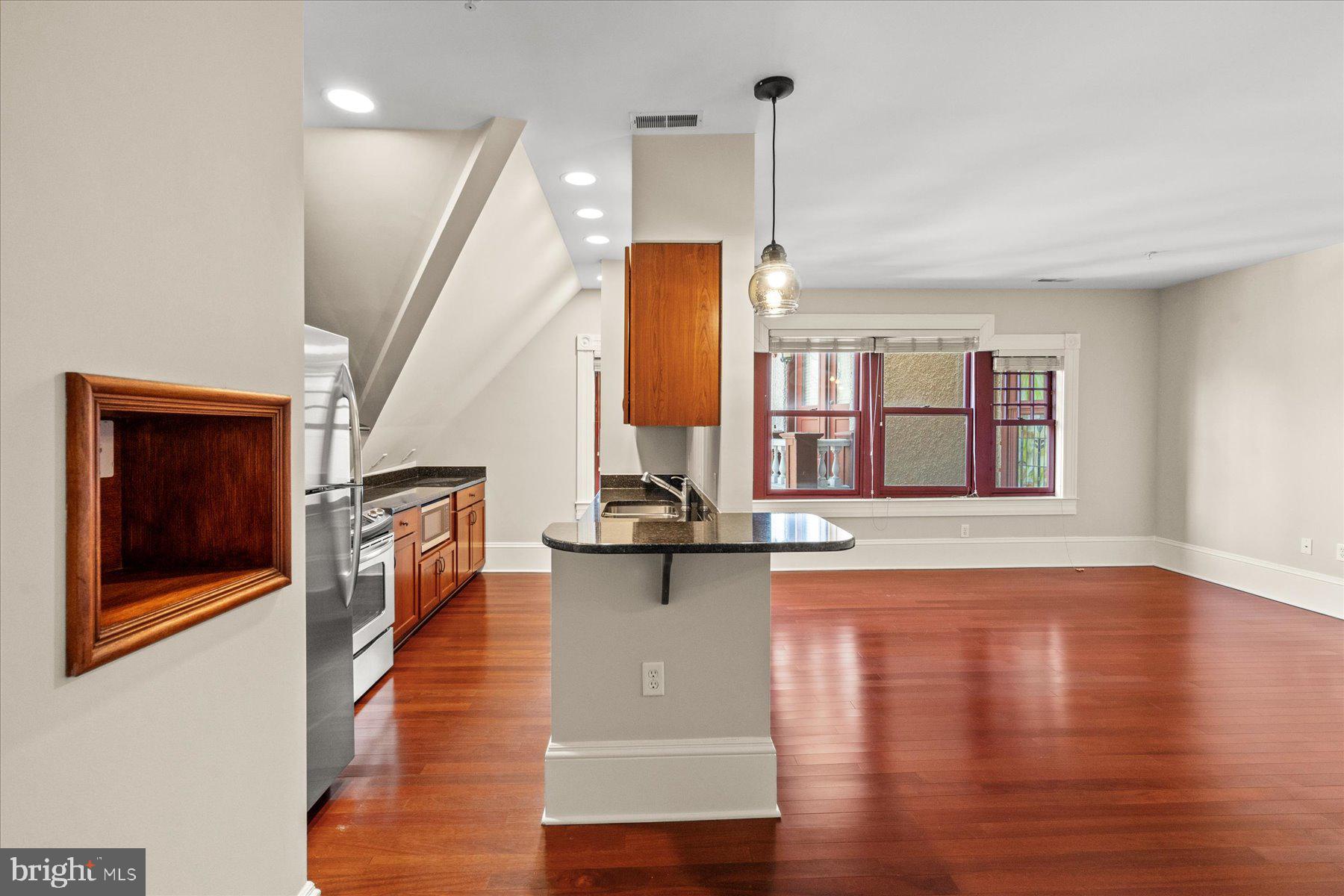 9610 DEWITT DRIVE SH307