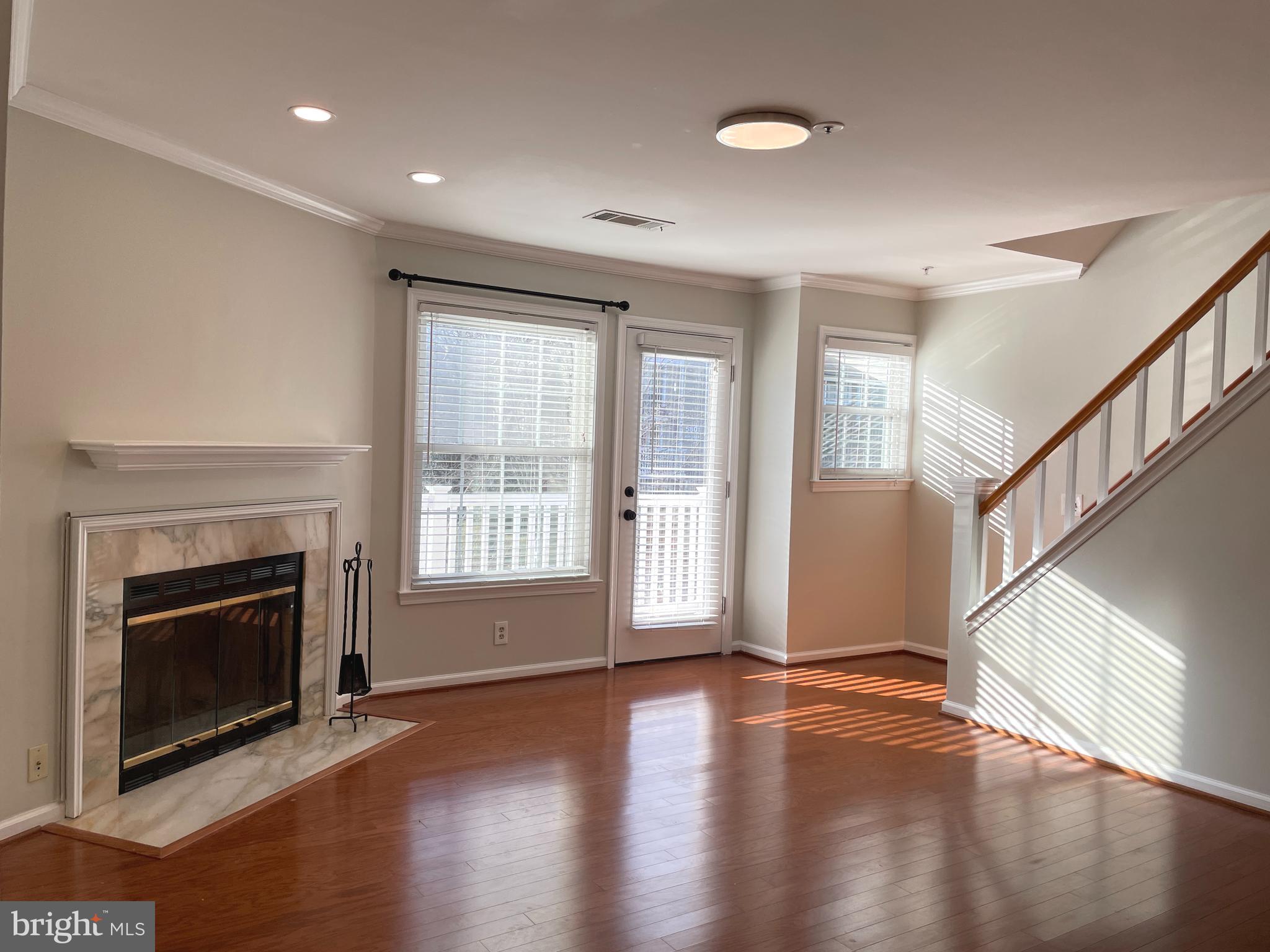 5804 INMAN PARK CIRCLE 1015 (160)