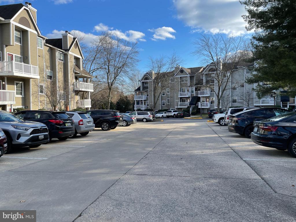 5804 INMAN PARK CIRCLE 1015 (160)