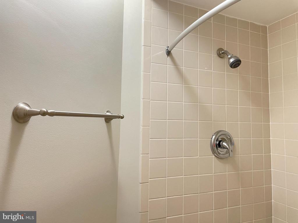 5804 INMAN PARK CIRCLE 1015 (160)