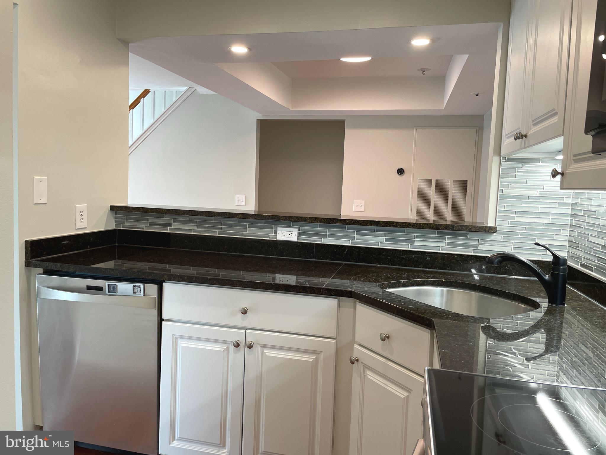 5804 INMAN PARK CIRCLE 1015 (160)