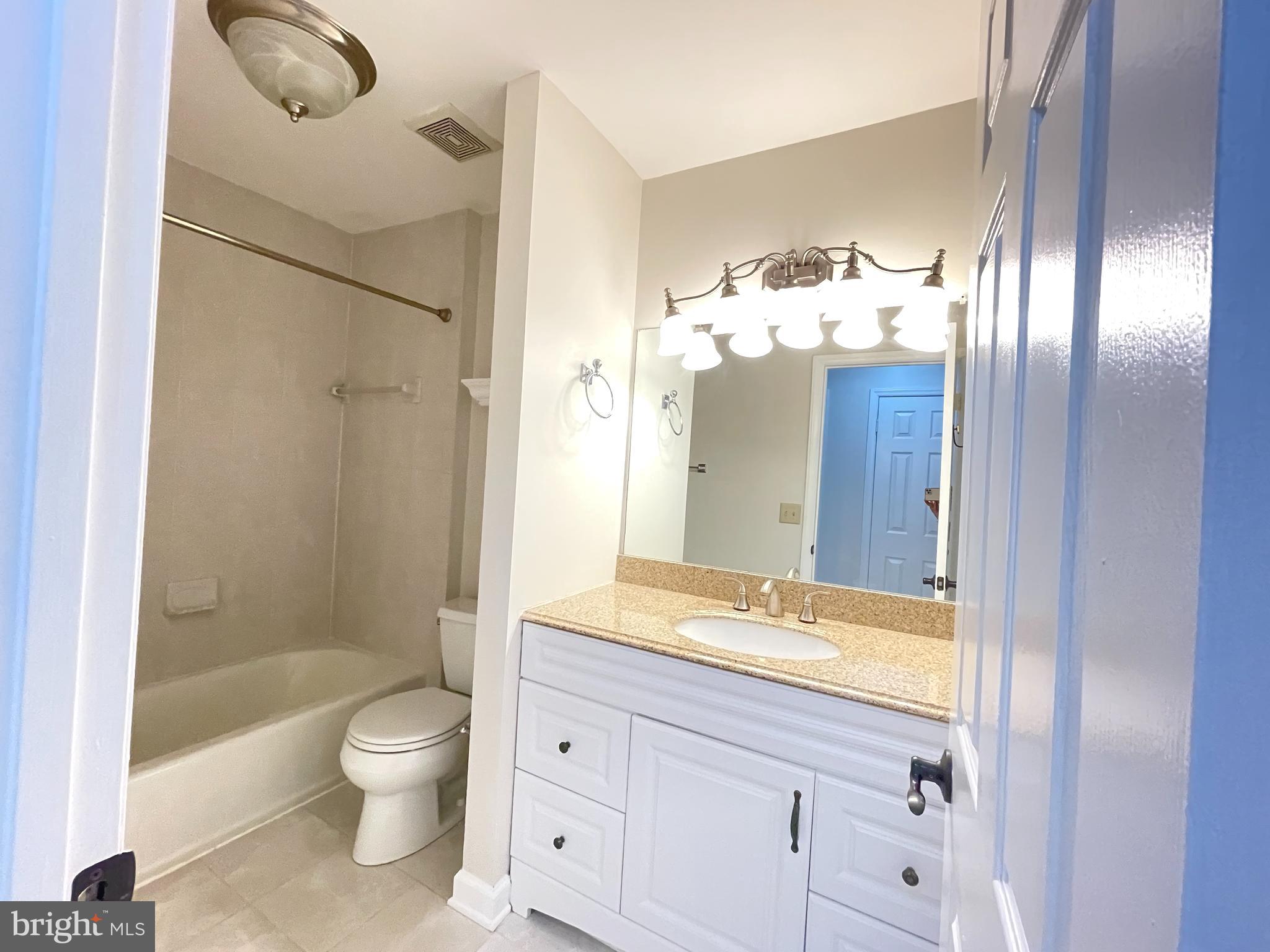 5804 INMAN PARK CIRCLE 1015 (160)