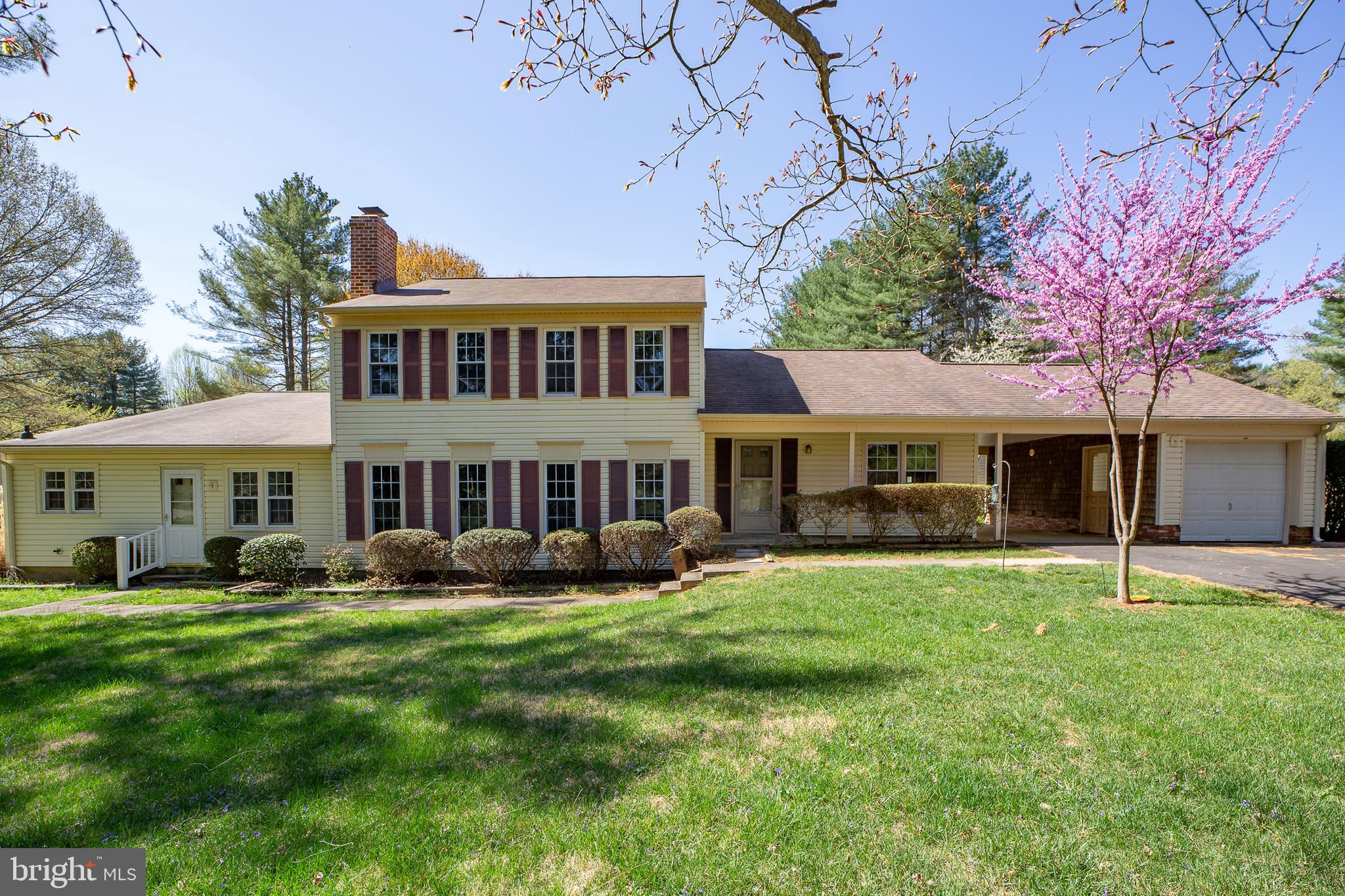 8120 SENECA VIEW DRIVE