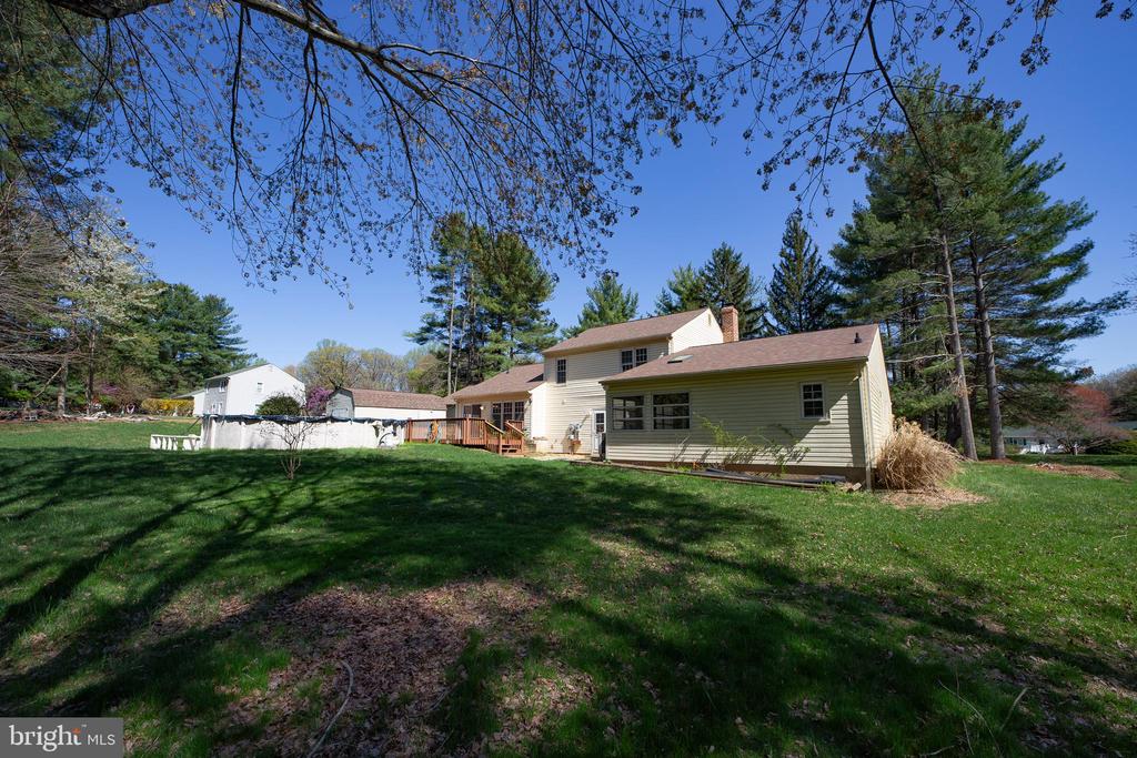 8120 SENECA VIEW DRIVE