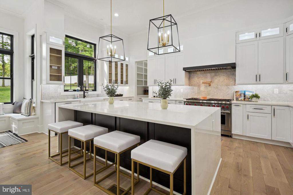 9210 MARSEILLE DRIVE