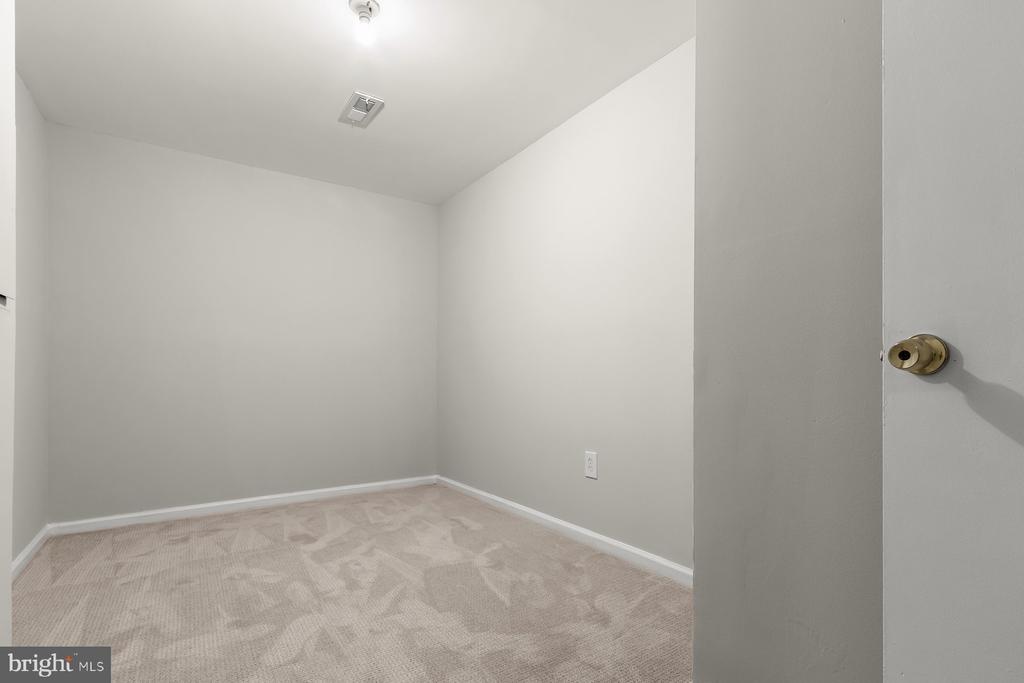 2607 NISQUALLY COURT