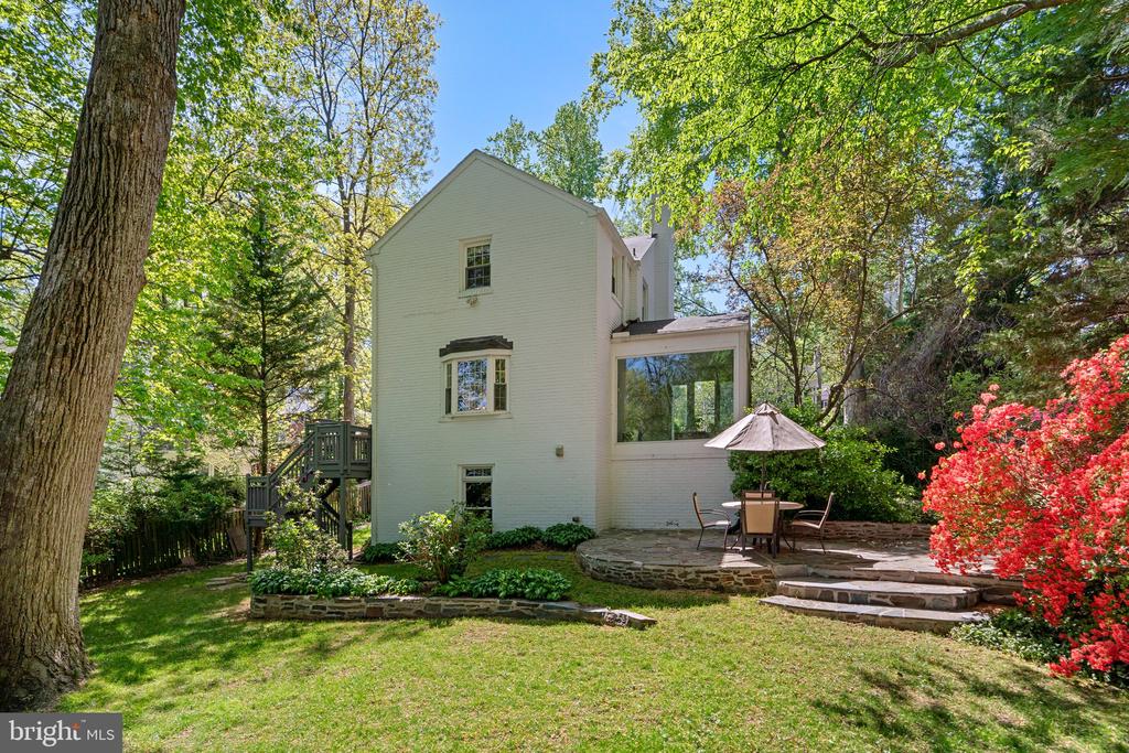6105 WELBORN DRIVE