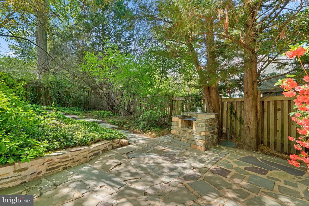 6105 WELBORN DRIVE
