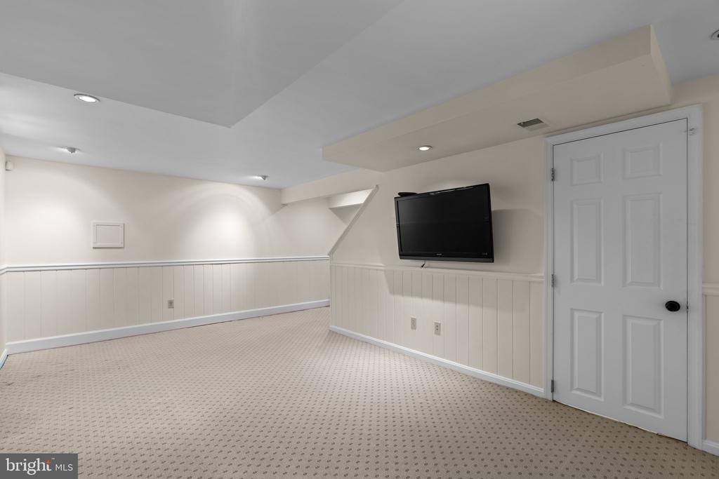 6105 WELBORN DRIVE