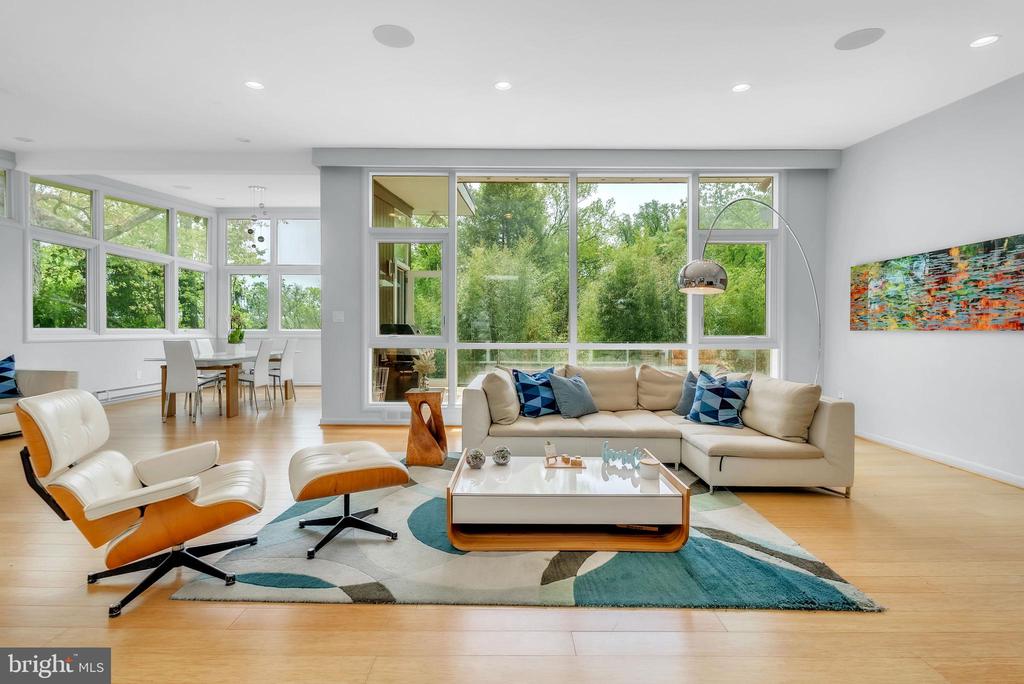 3302 SHIRLEY LANE