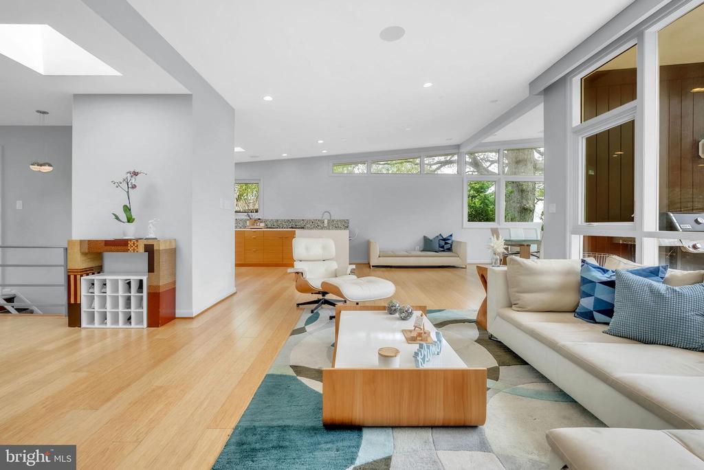 3302 SHIRLEY LANE