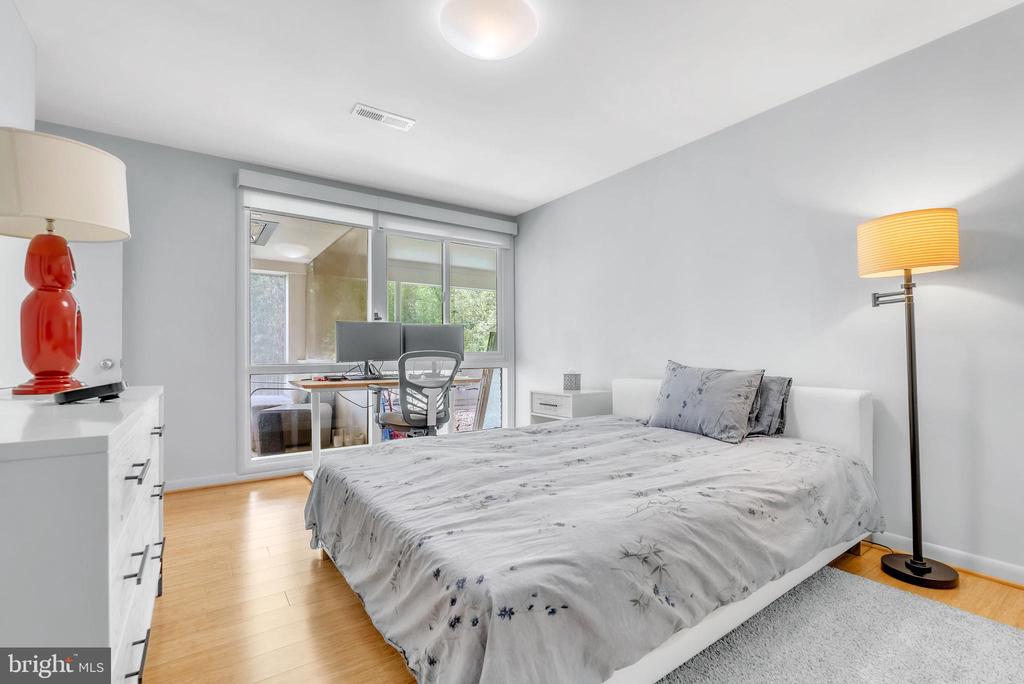 3302 SHIRLEY LANE