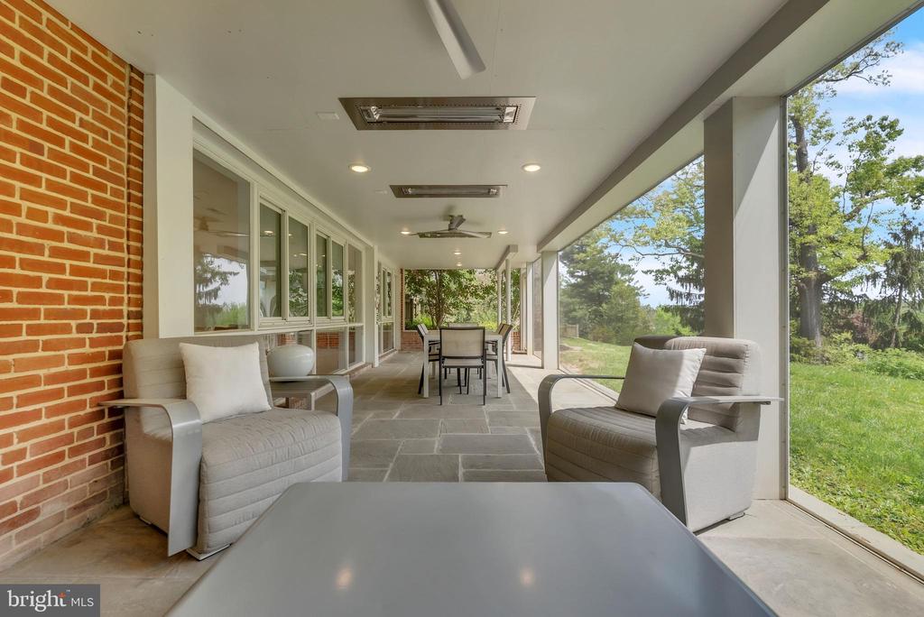 3302 SHIRLEY LANE