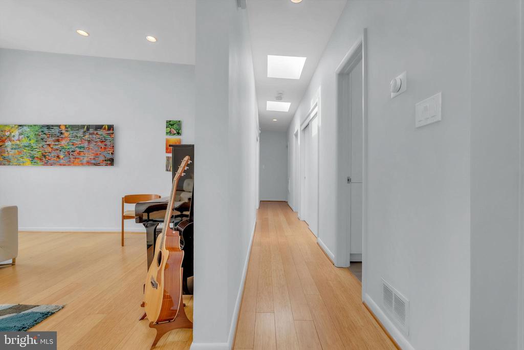 3302 SHIRLEY LANE