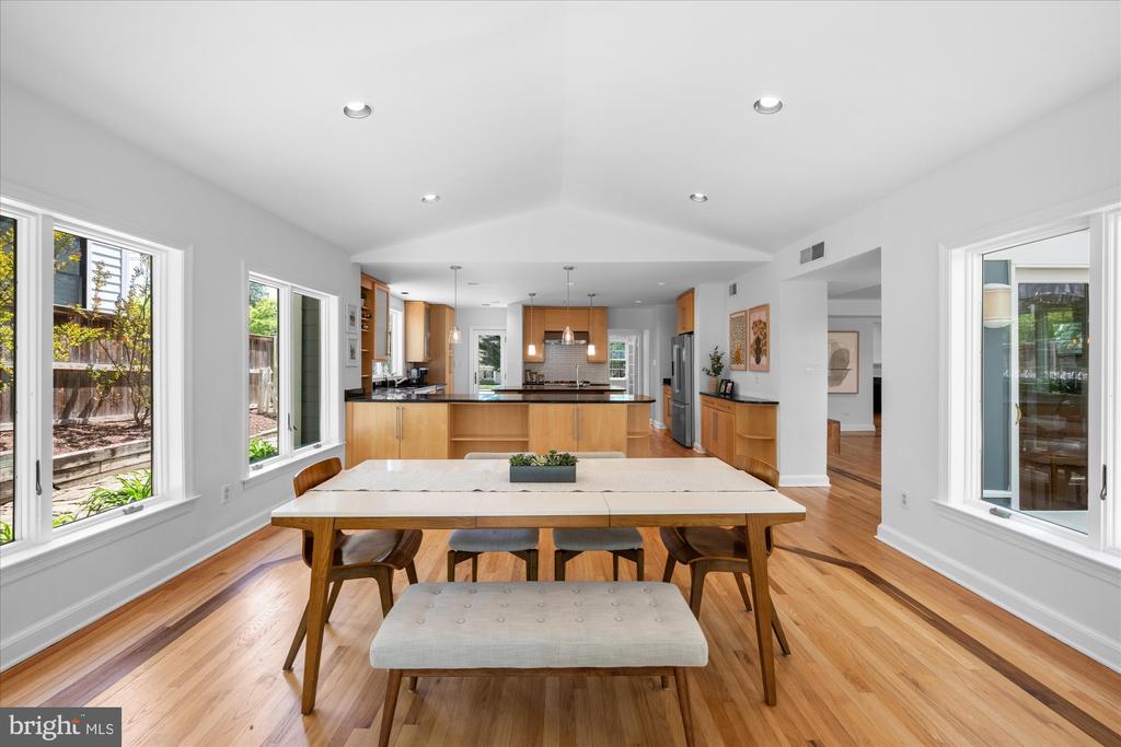 5129 BRADLEY BOULEVARD