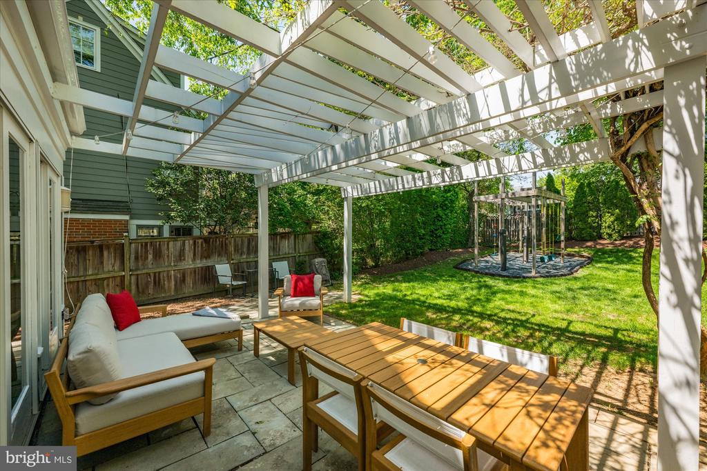 5129 BRADLEY BOULEVARD