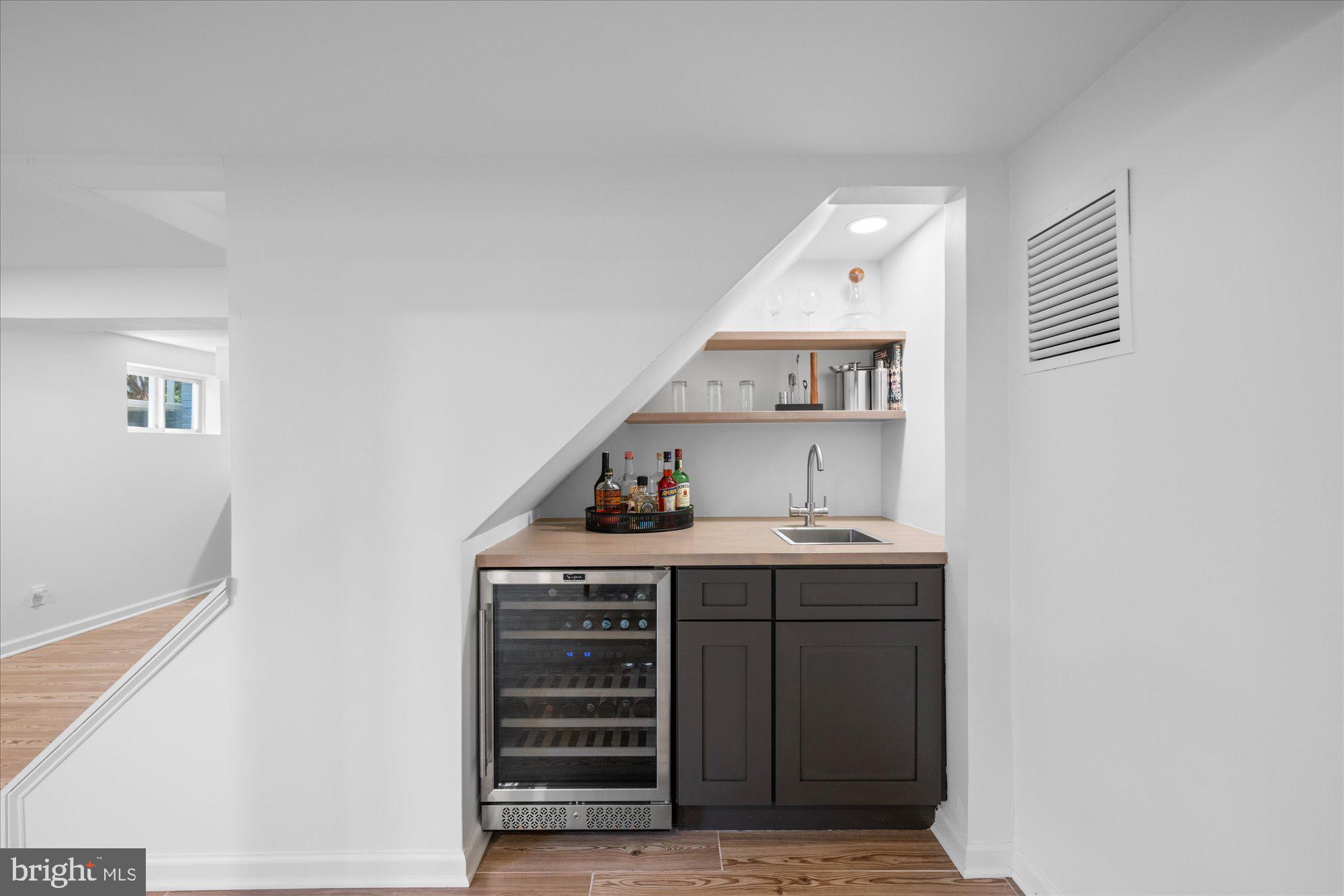 5129 BRADLEY BOULEVARD