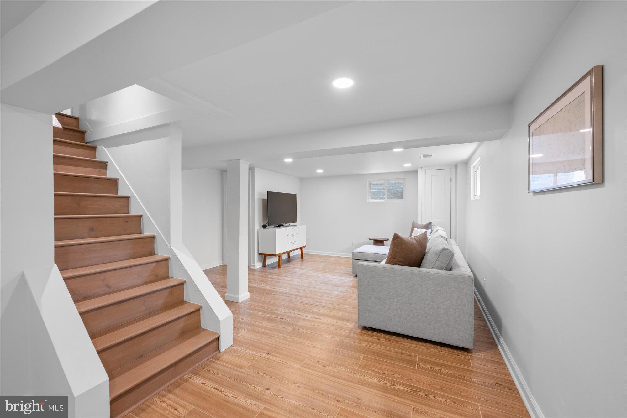 5129 BRADLEY BOULEVARD