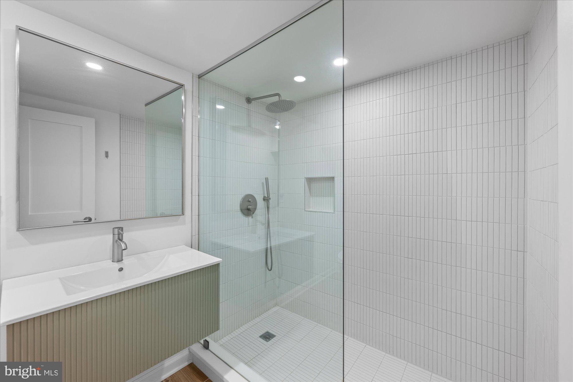 5129 BRADLEY BOULEVARD