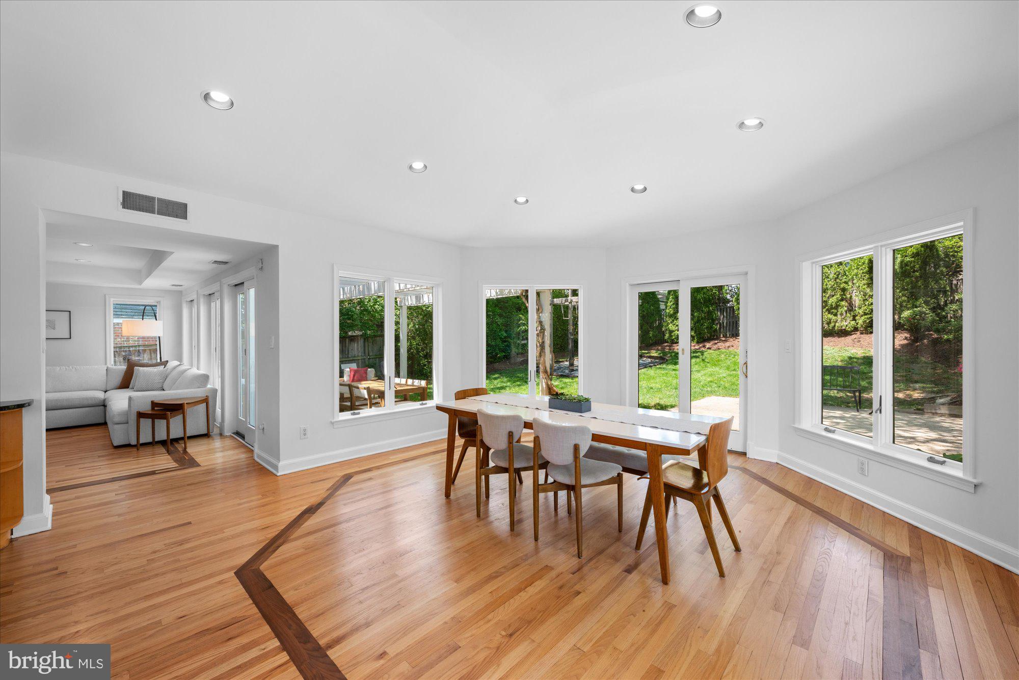 5129 BRADLEY BOULEVARD